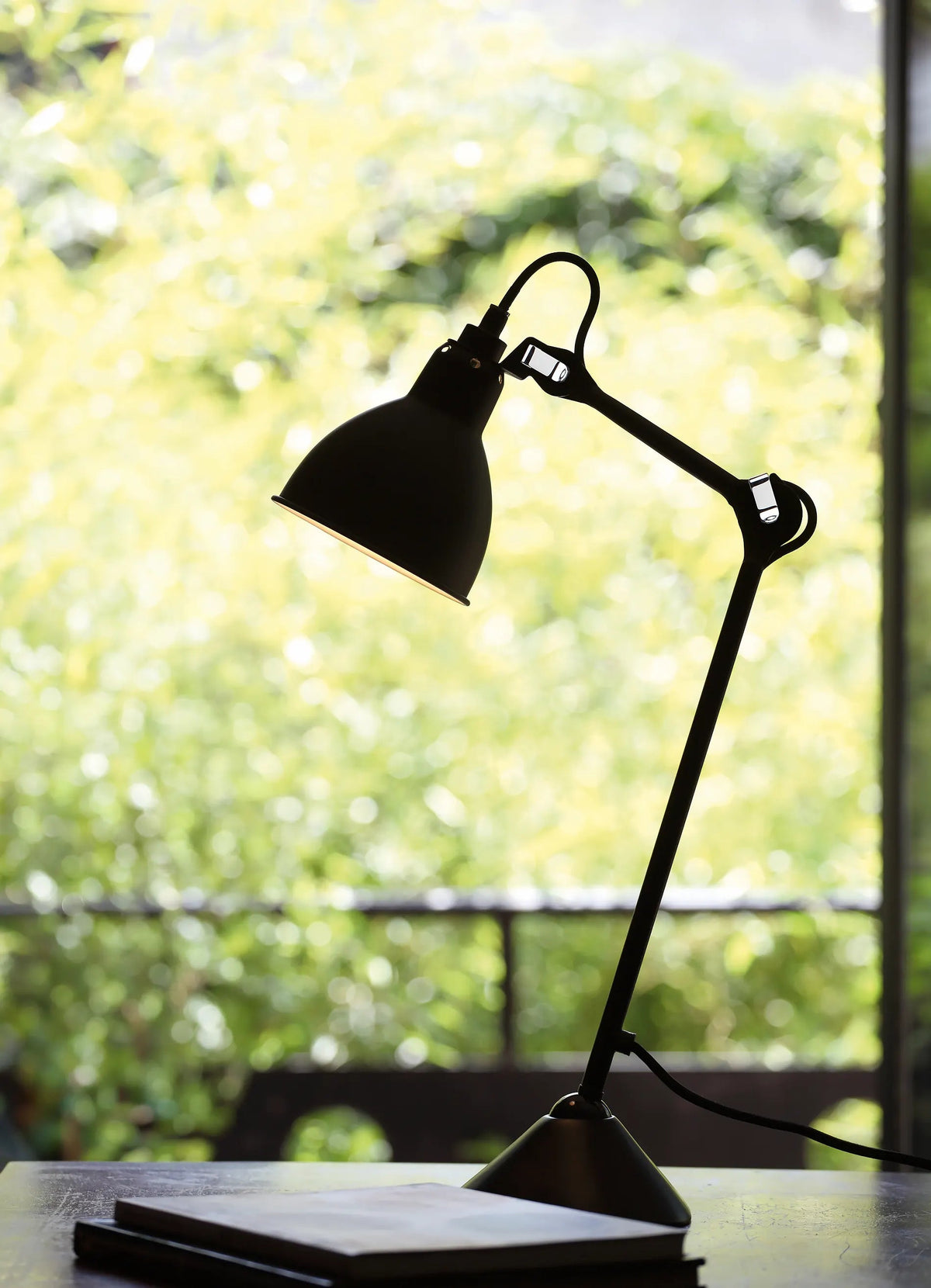 DCW Editions Lampe Gras N°205 table lamp