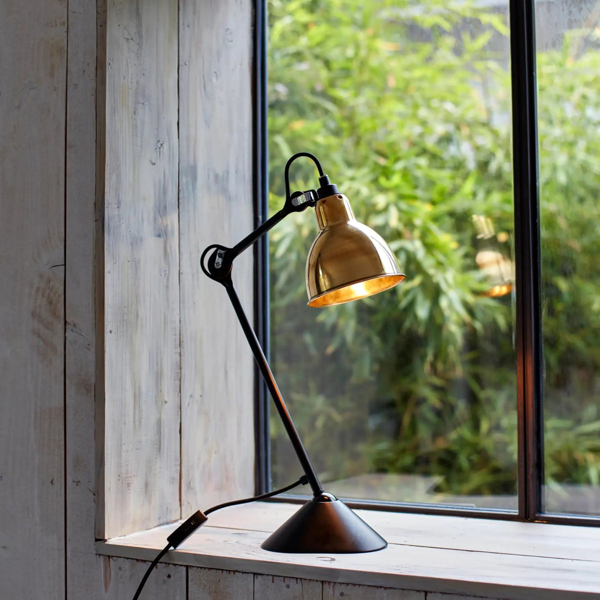 Lampe Gras N°205 table lamp angle view