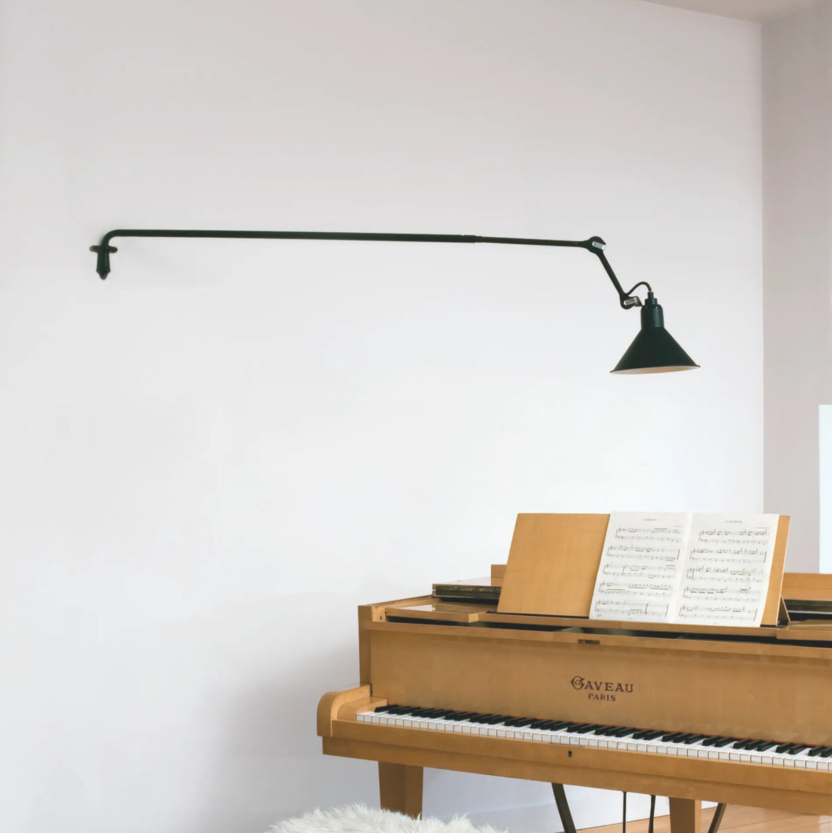 Lampe Gras N°213 wall sconce angle view