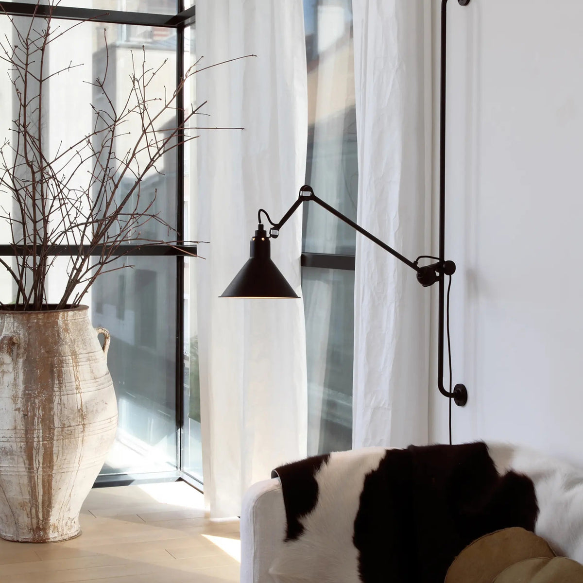 DCW Editions Lampe Gras N°214 wall sconce