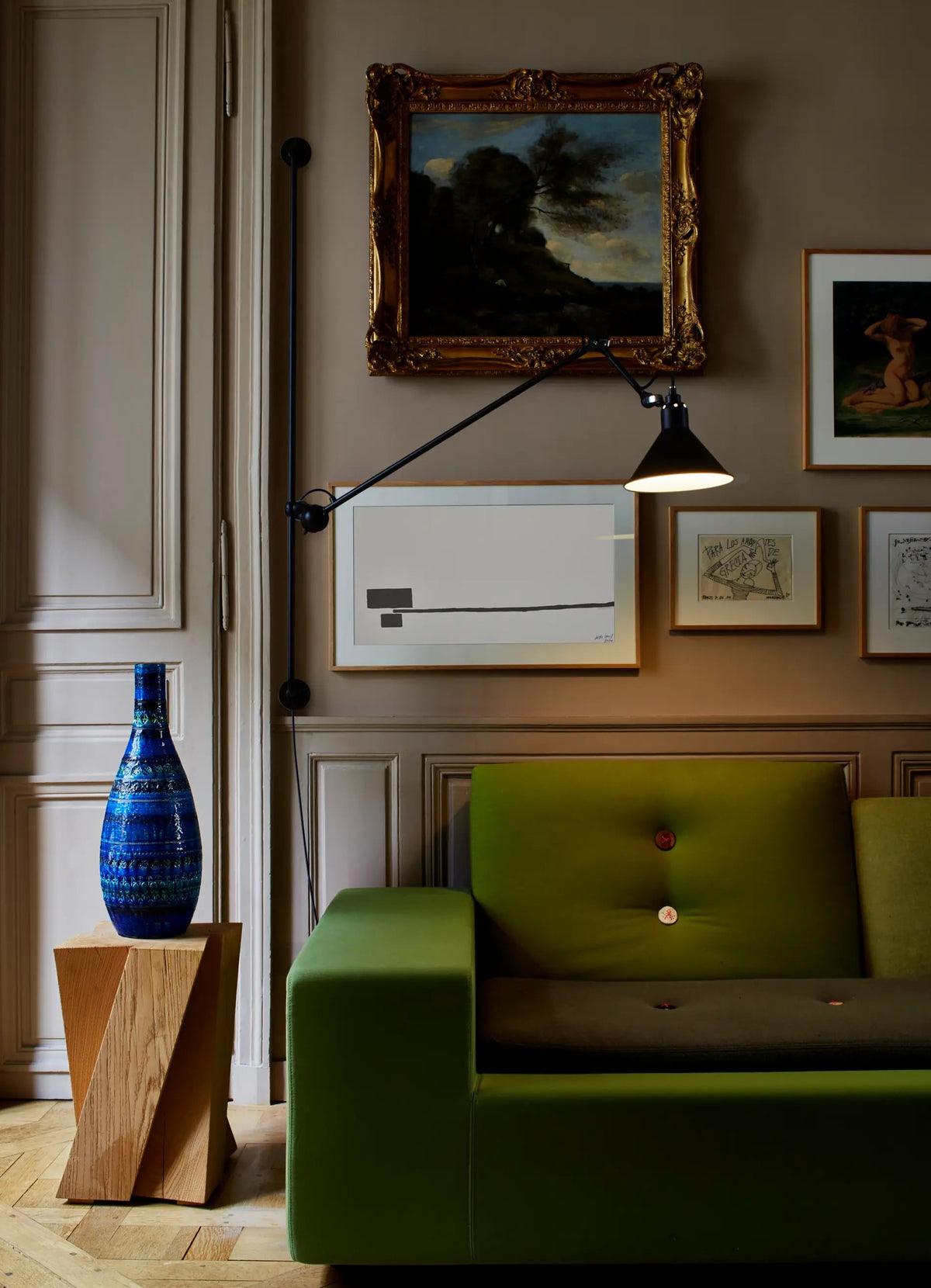 Lampe Gras N°214 wall sconce detail
