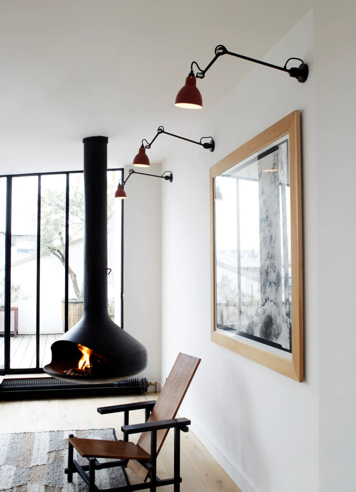 Lampe Gras N°304 L40 long arm wall sconce in setting