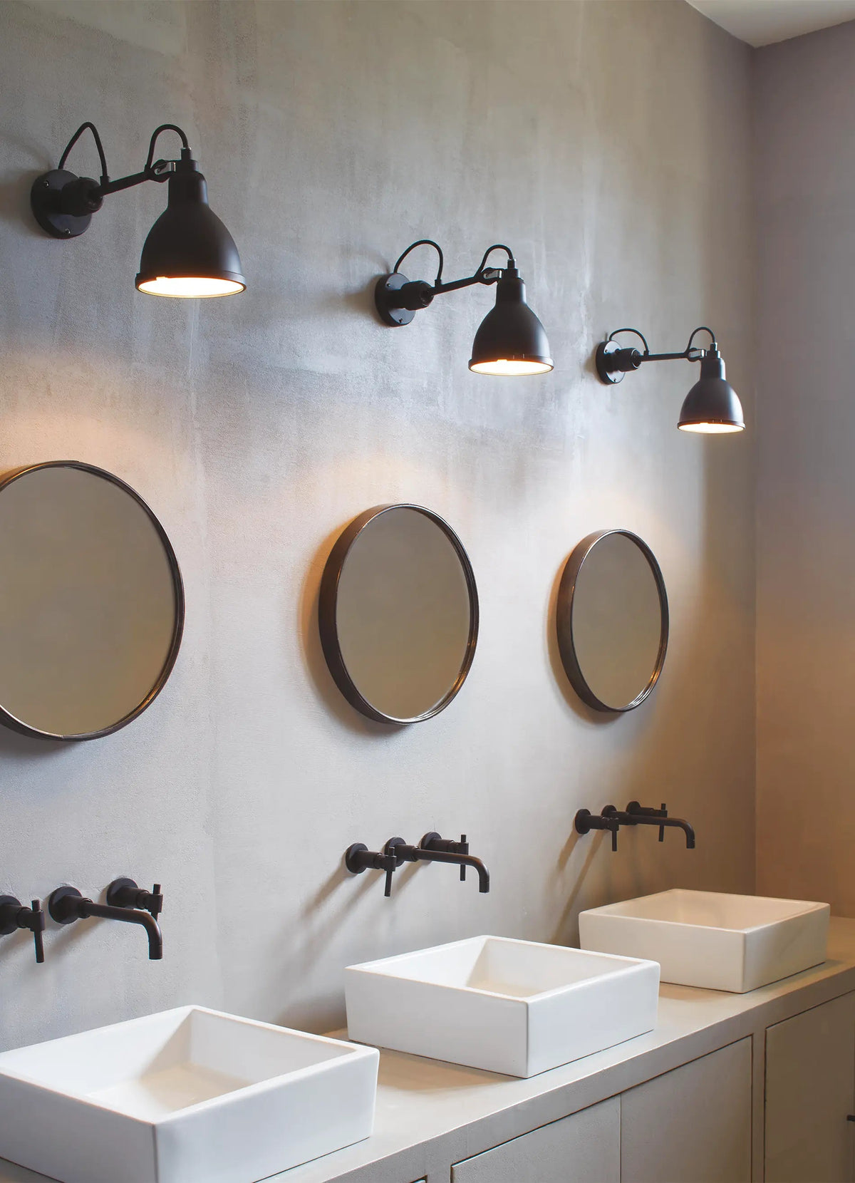 Lampe Gras N°304 Bathroom wall sconce in setting