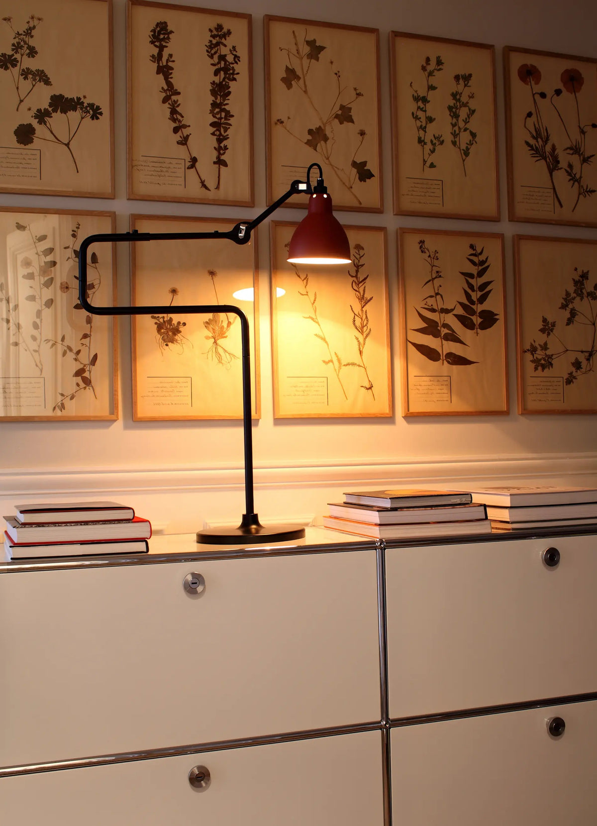 Lampe Gras N°317 lamp detail