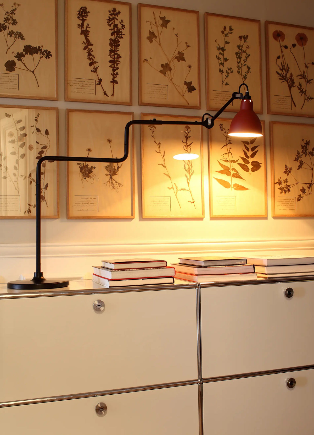 Lampe Gras N°317 lamp in setting