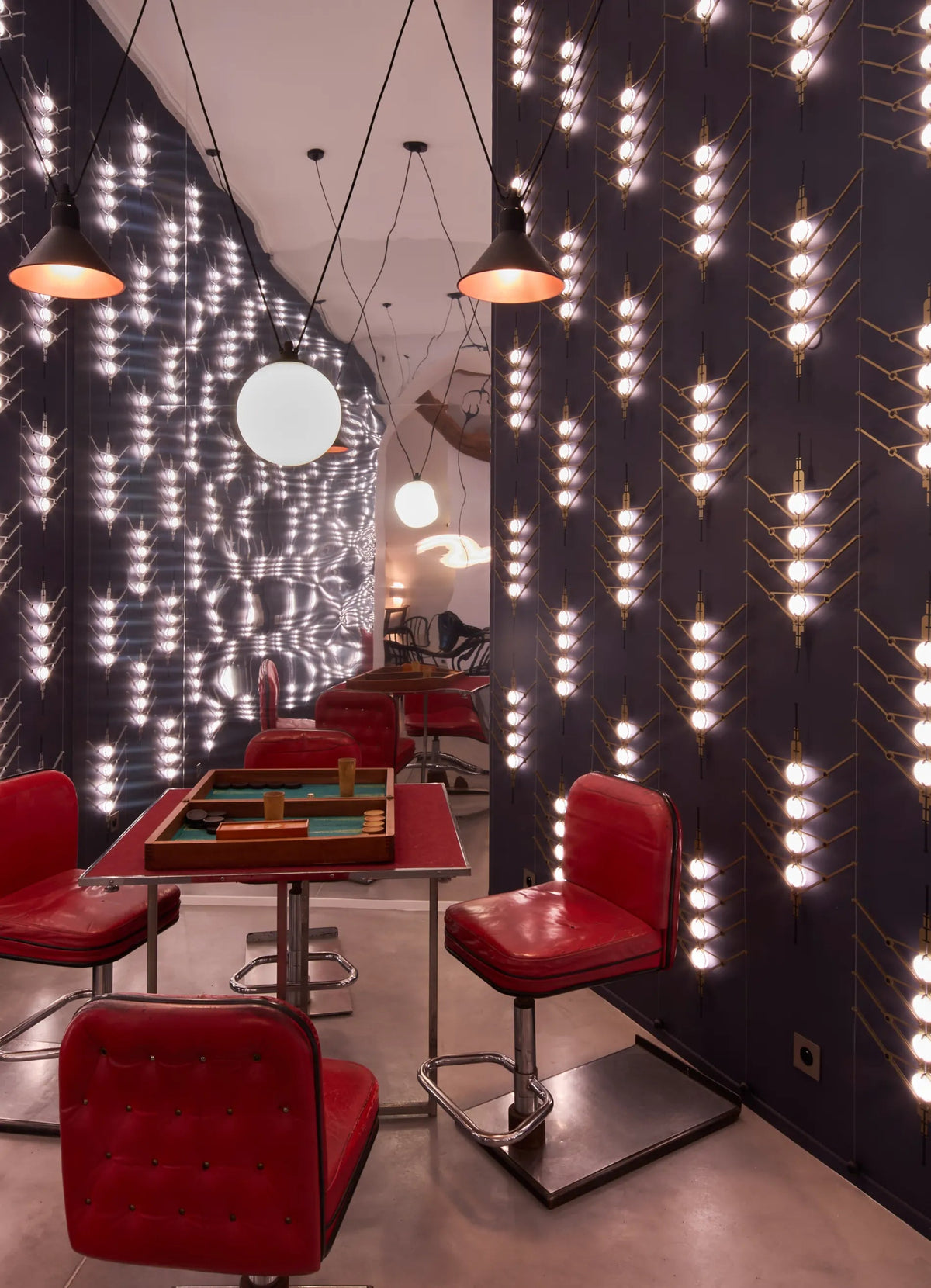 DCW Editions Acrobates De Gras N°325 pendant lamp