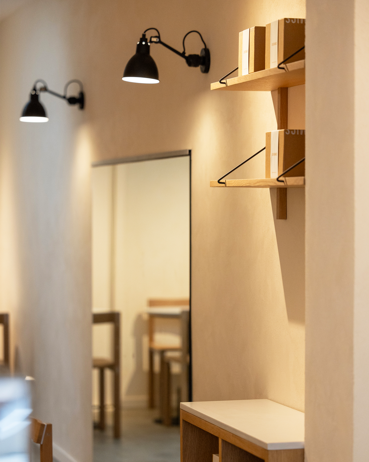 Lampe Gras N°304 lifestyle setting