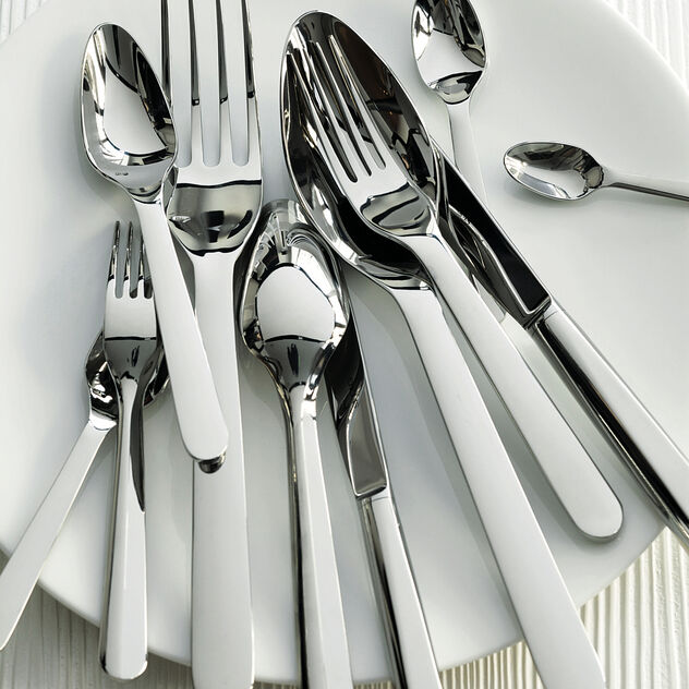 Ercuis Equilibre Dessert Knife lifestyle
