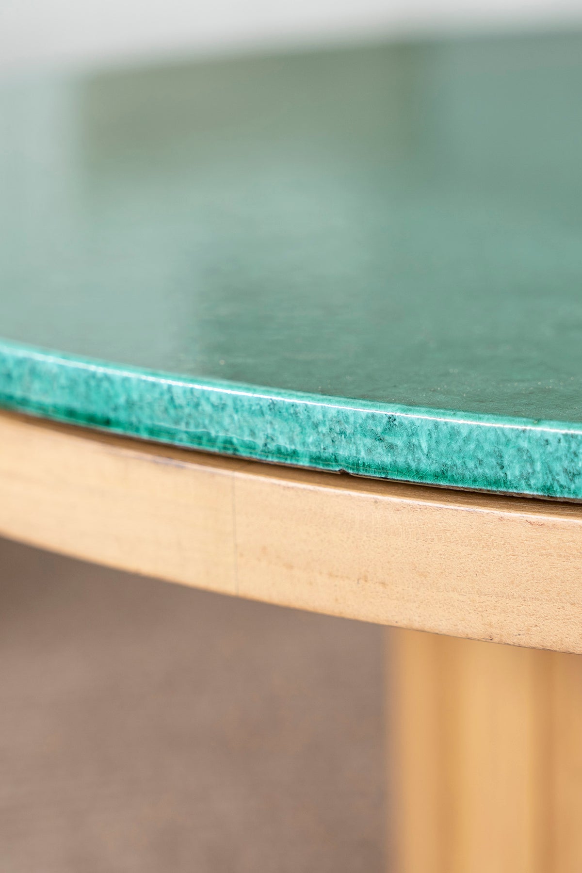 FRISBEE COFFEE TABLE