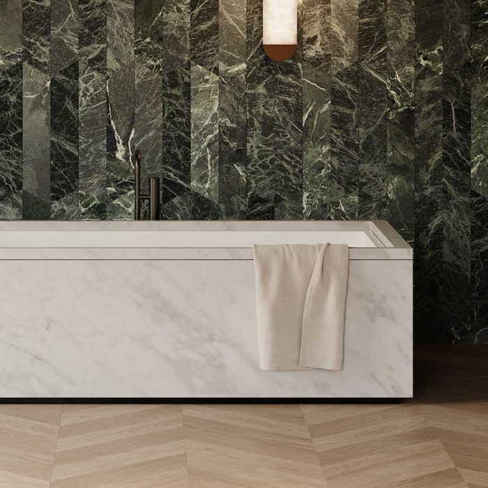 Mateola bathtub