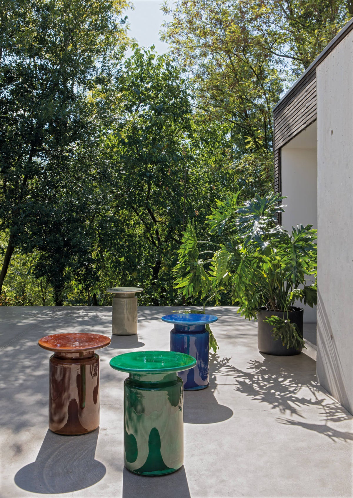 PANAREA SERVICE TABLE