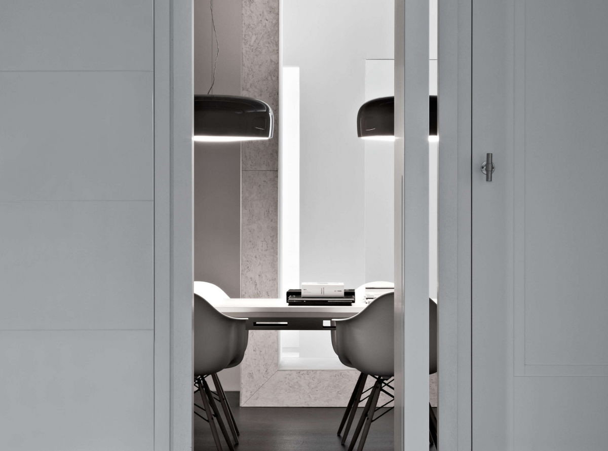 FLOS | SMITHFIELD SUSPENSION LAMP | From $1,610.00