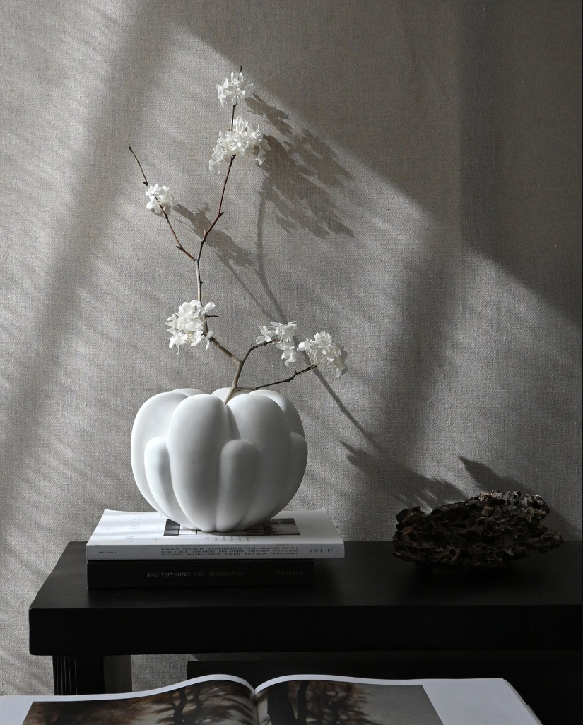 101 COPENHAGEN I BLOOM VASE, PETIT I $145.00