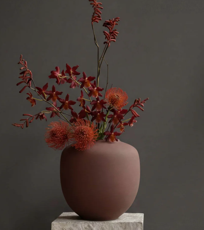 SUNAO VASE  I $170.00 - $210.00