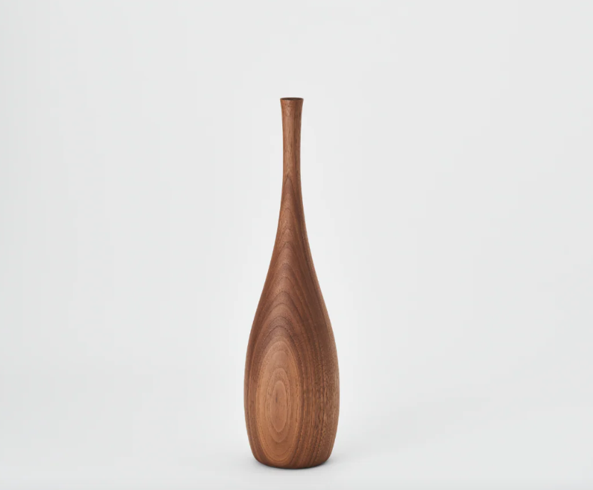 IWATA | LINEA VASE | $550.00 - $700.00