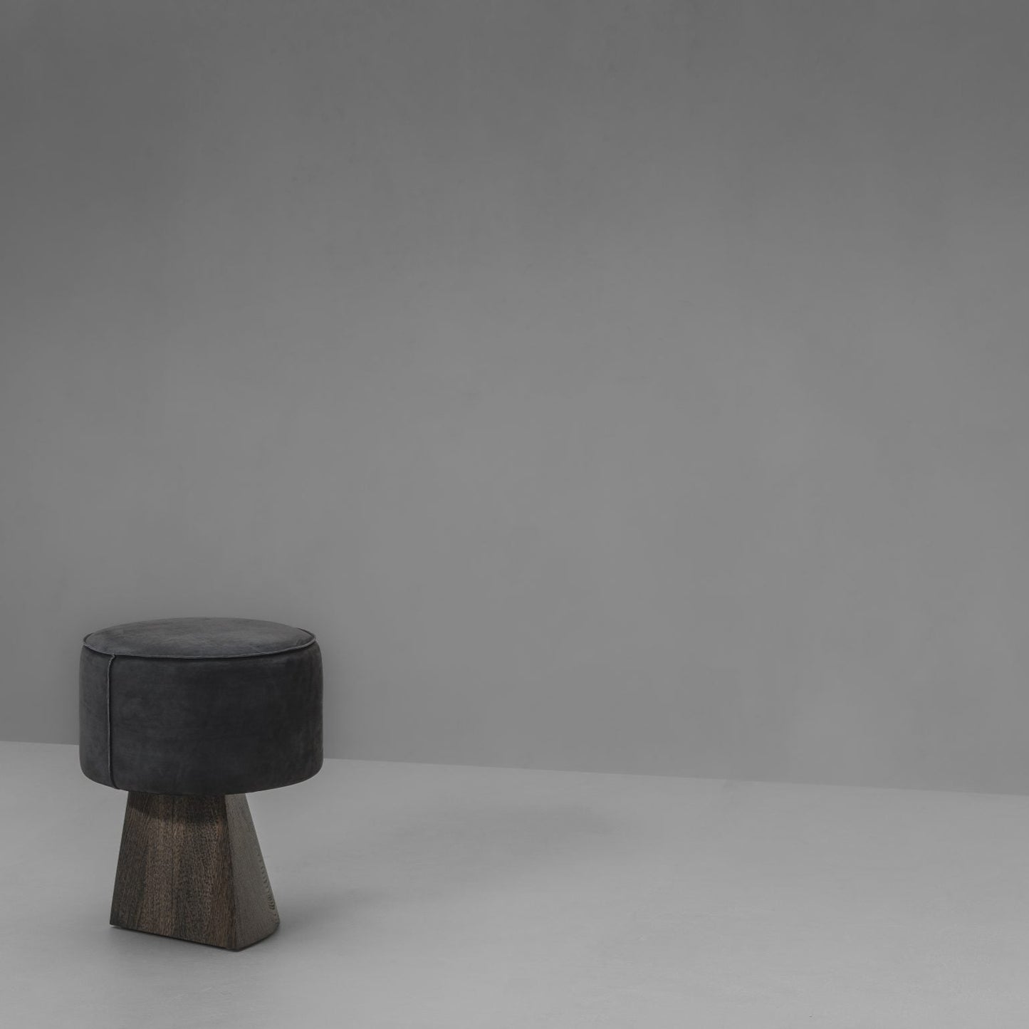VAN ROSSUM | GOT STOOL | $3,886.00