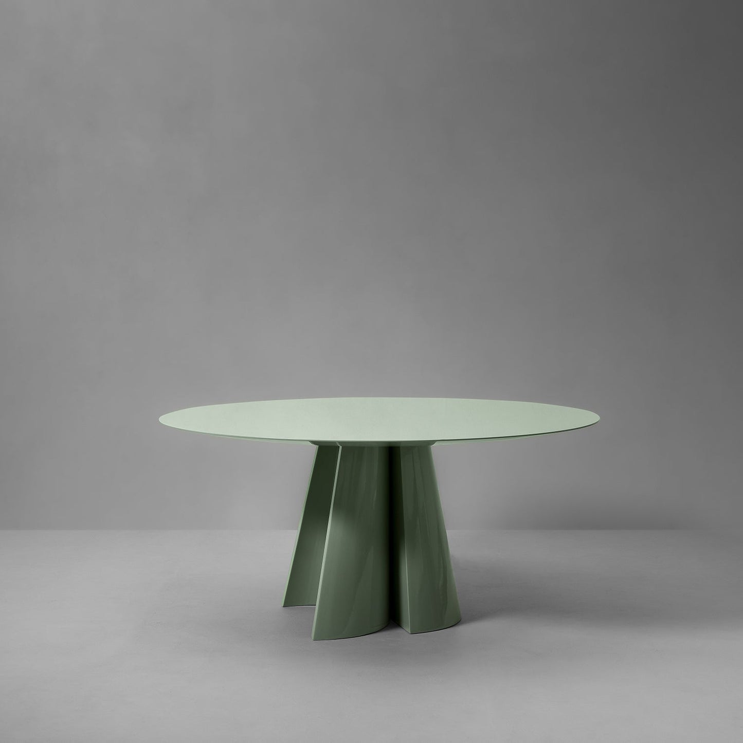 VAN ROSSUM | GOT ROUND DINING TABLE | $38,320.00 - $42,318.00