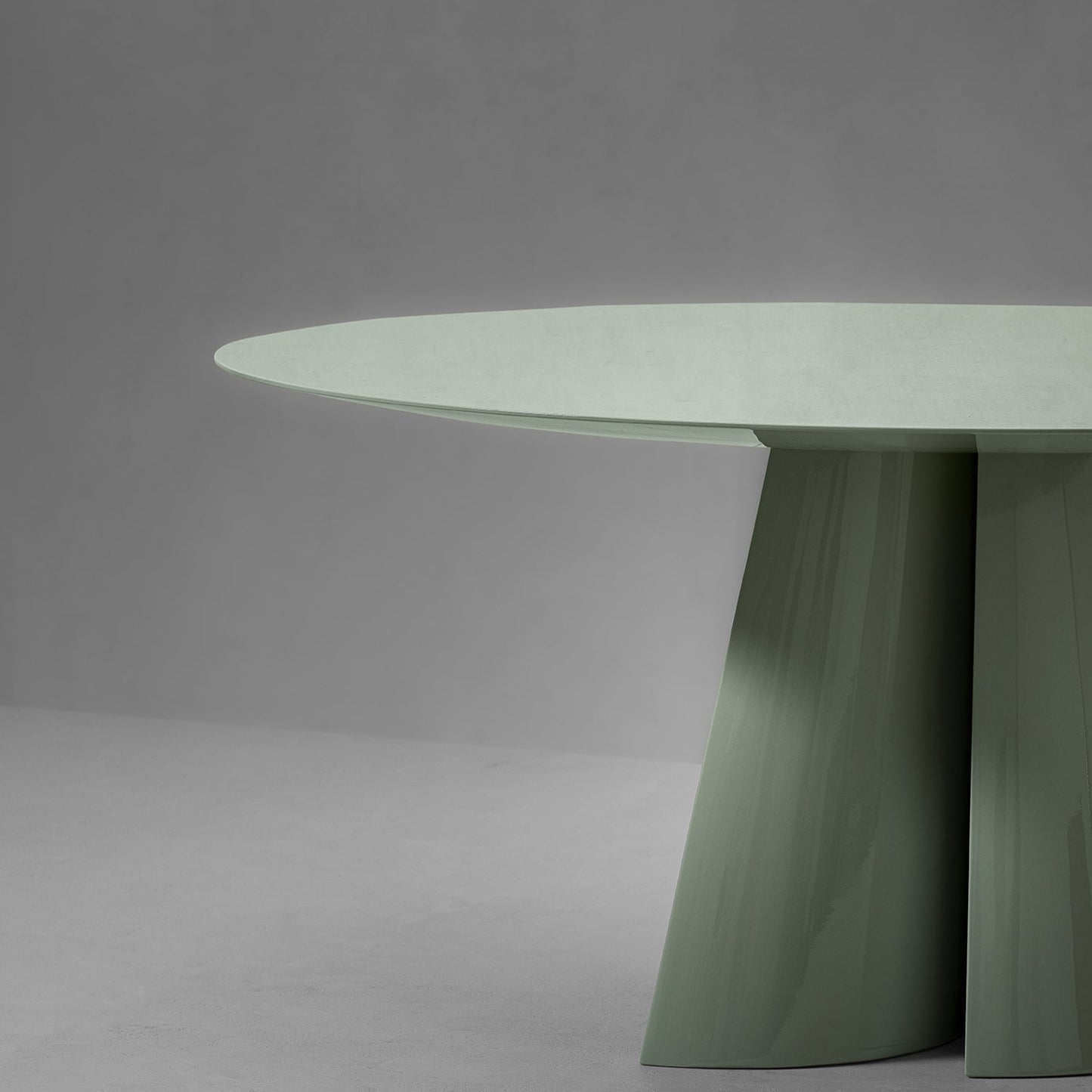 VAN ROSSUM | GOT ROUND DINING TABLE | $38,320.00 - $42,318.00
