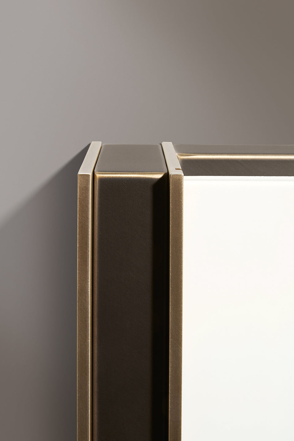 VENICEM | GLAM LIGHT | $5,210.00 - $6,048.00