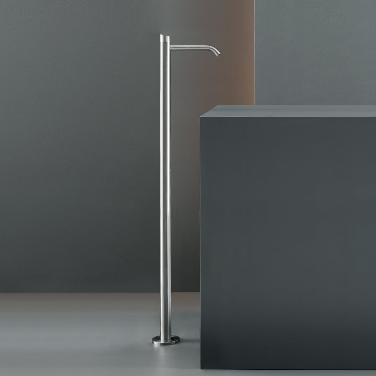ZIQ41 | FREE-STANDING PROGRESSIVE MIXER FOR WASHBASIN | $1,998.00 - $5,860.00