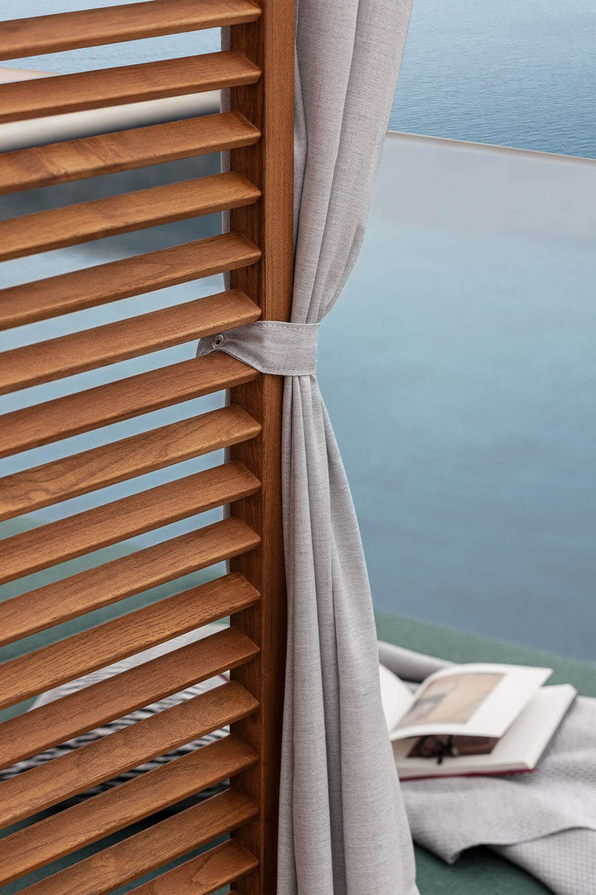 Atmosphera Alcova Daybed - studio shot angle 3