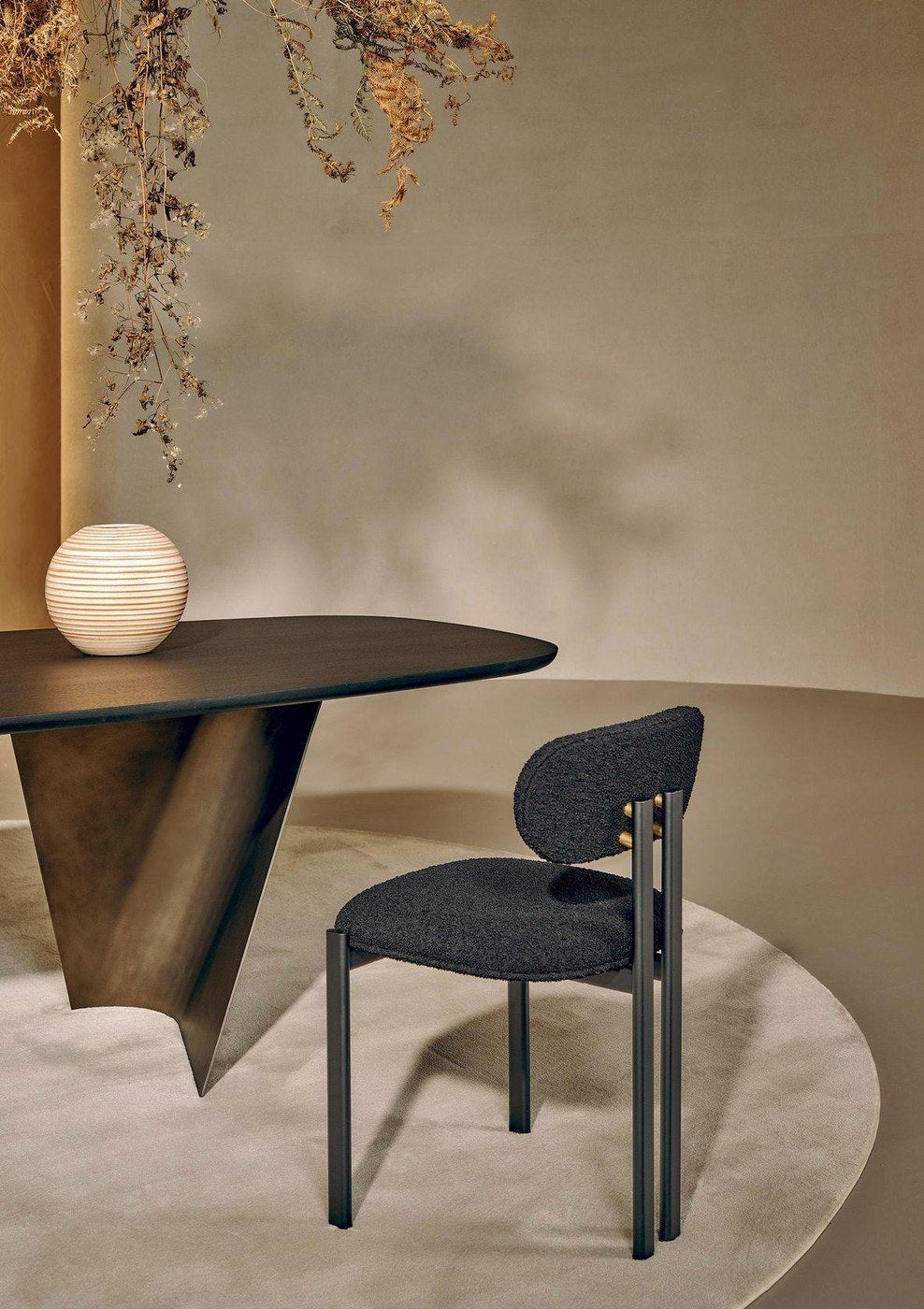 BAY METAL CHAIR | $1,584.00 - $3,718.00