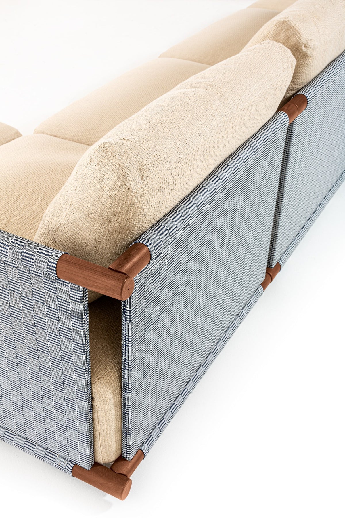 Hashi modular sofa by Gervasoni