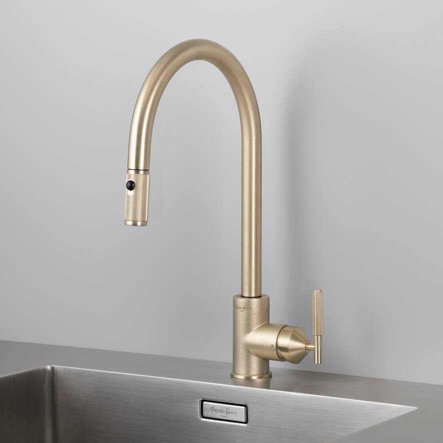Kitchen Faucet Pull-Out Dual Spray Linear - Brass