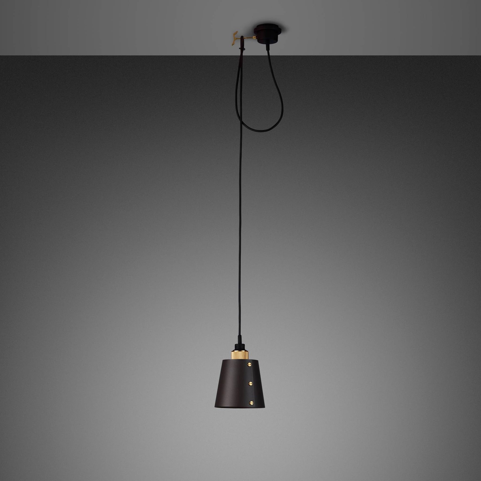 HOOKED 1.0 SMALL GRAPHITE - BRASS