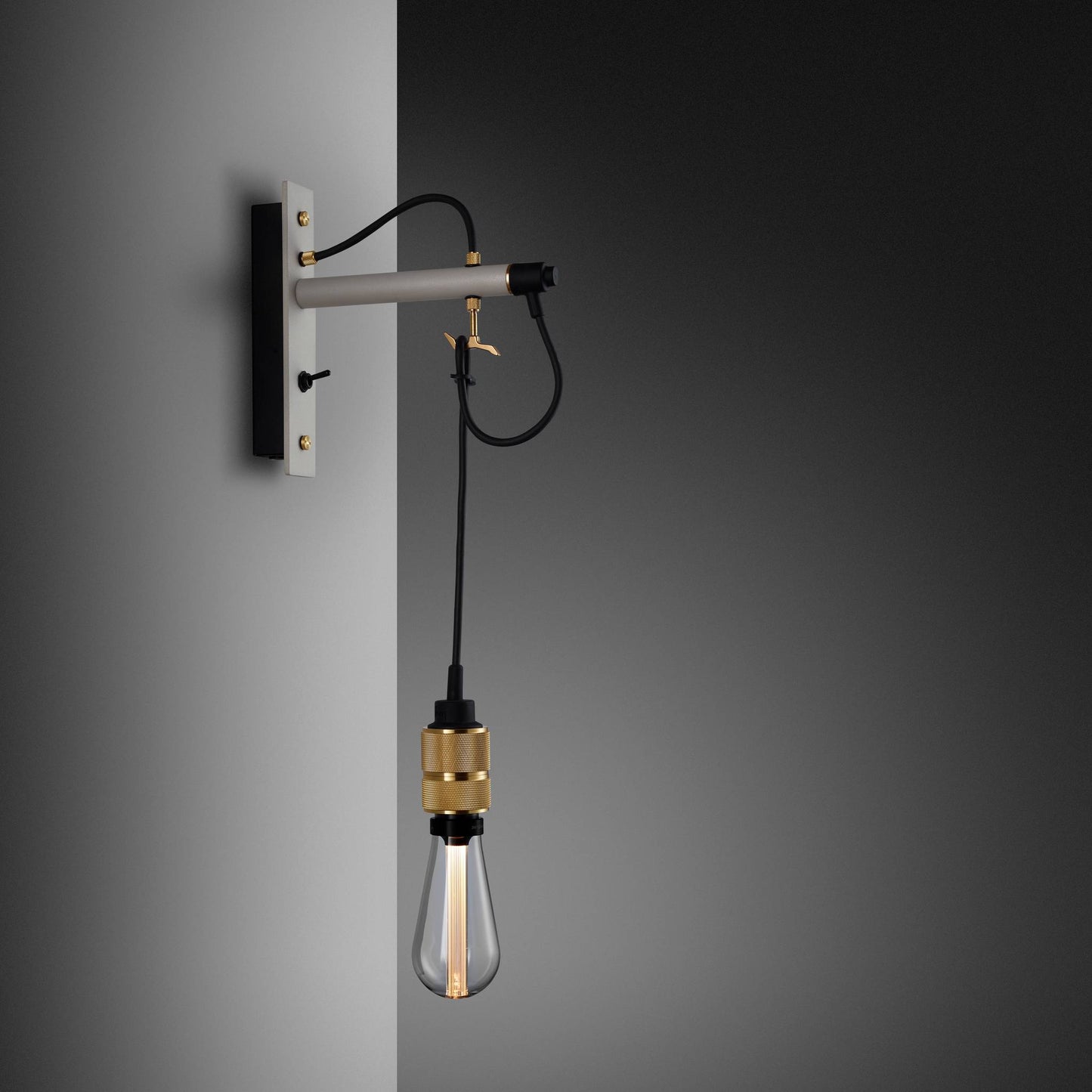 HOOKED WALL NUDE STONE - BRASS