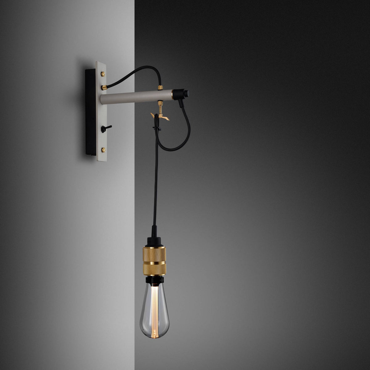 HOOKED WALL NUDE STONE - BRASS