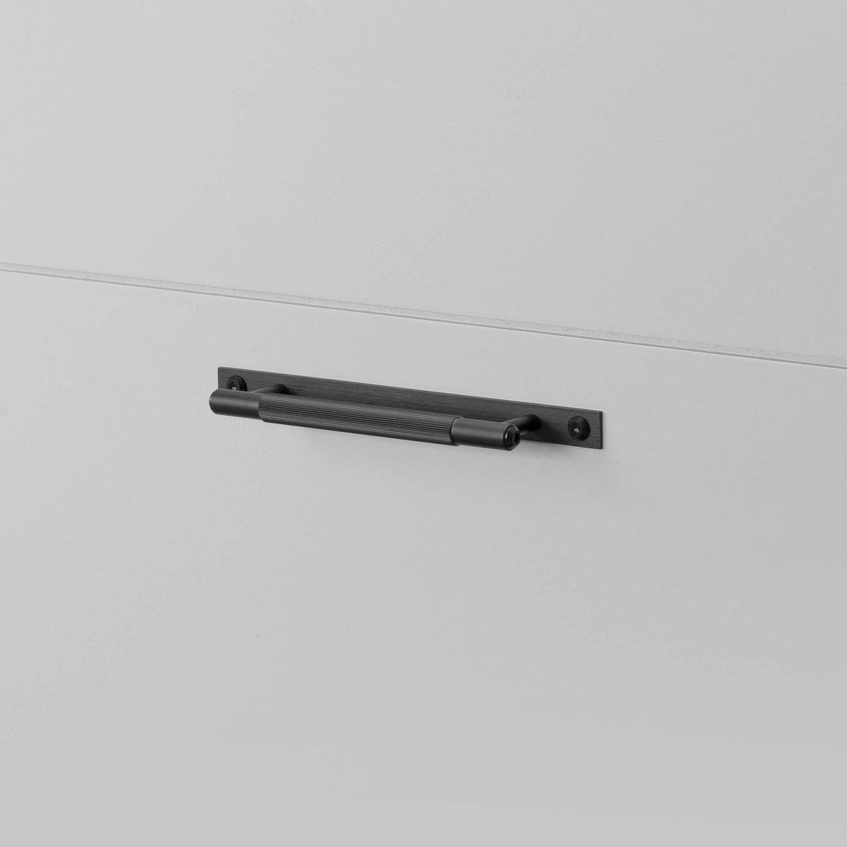 Pull Bar Plate Linear - Black Small