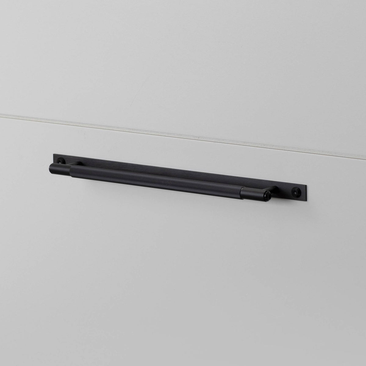 Pull Bar Plate Linear - Black Medium