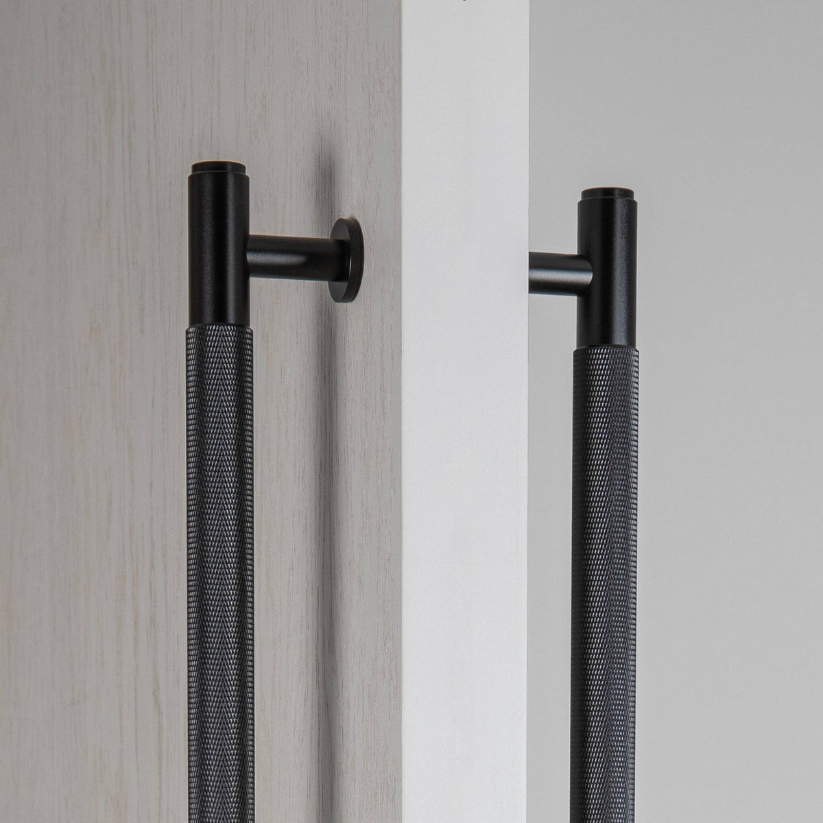 Pull Bar Double-Sided - Black