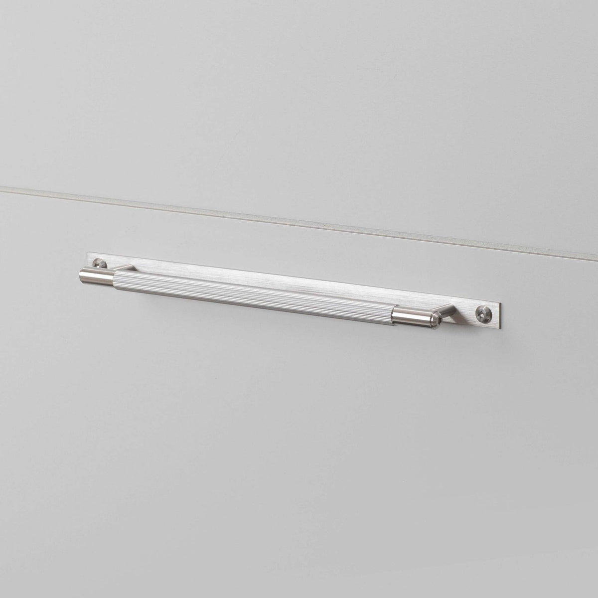 Pull Bar Plate Linear - Steel Medium