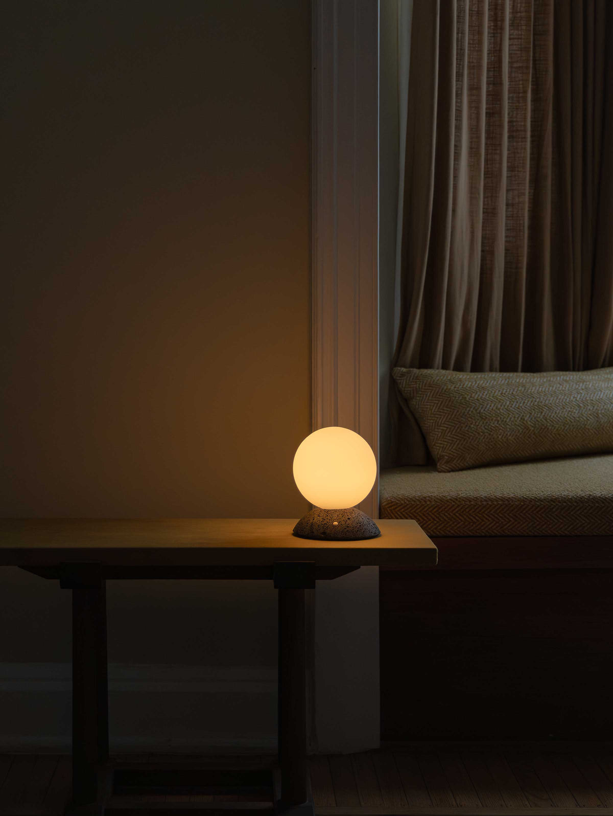 ORIGO BLACK Portable Lamp by David Pompa