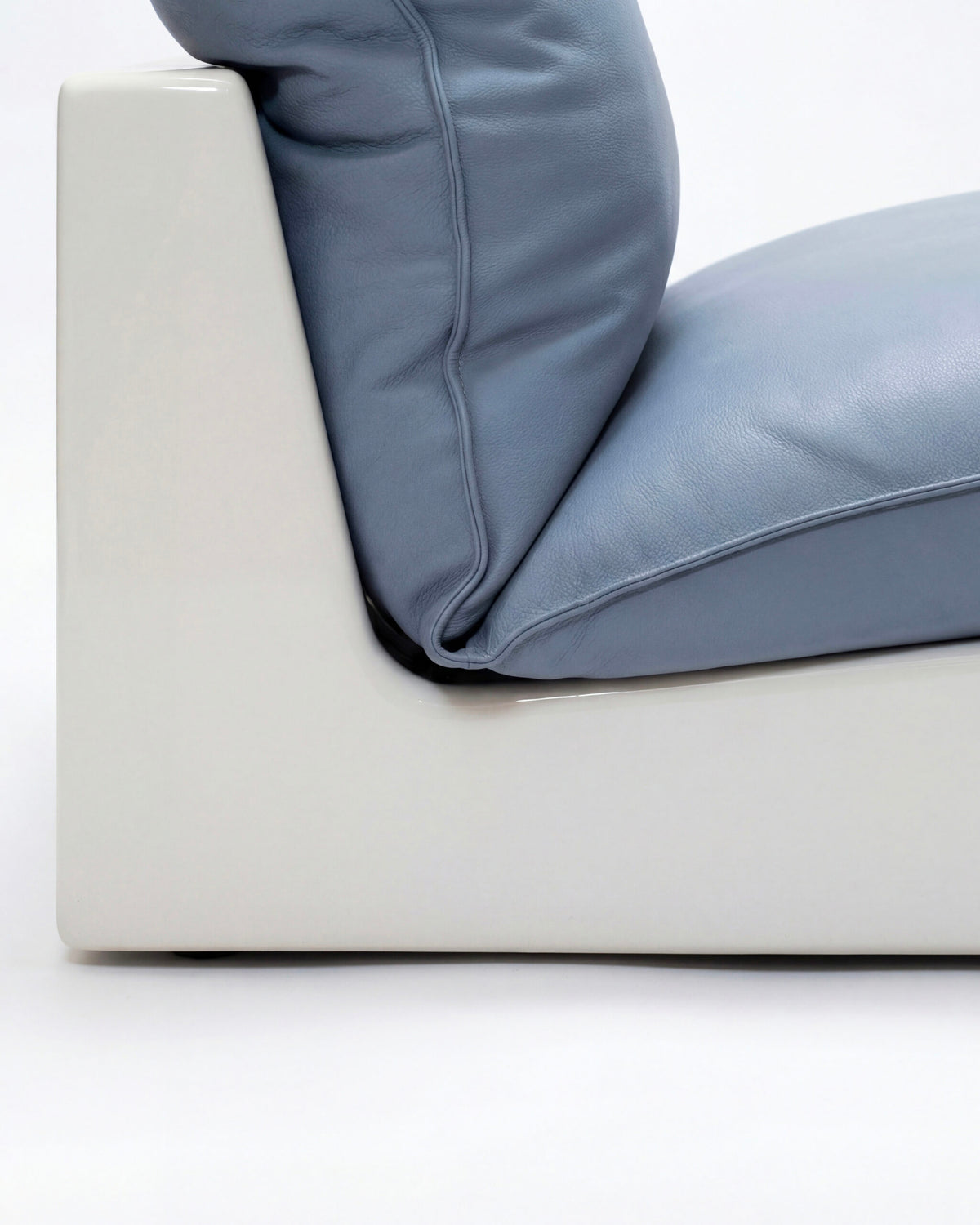 SECOLO | PLUMEA LOUNGE CHAIR