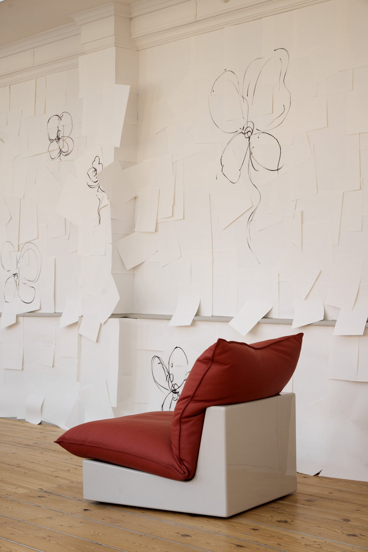 SECOLO | PLUMEA LOUNGE CHAIR