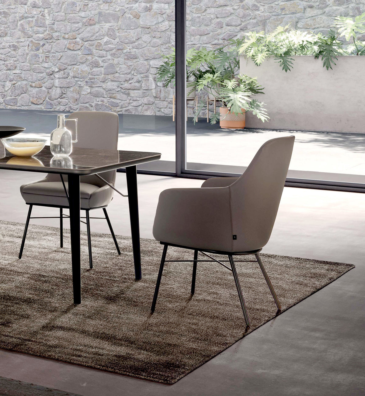 LYRA CHAIR