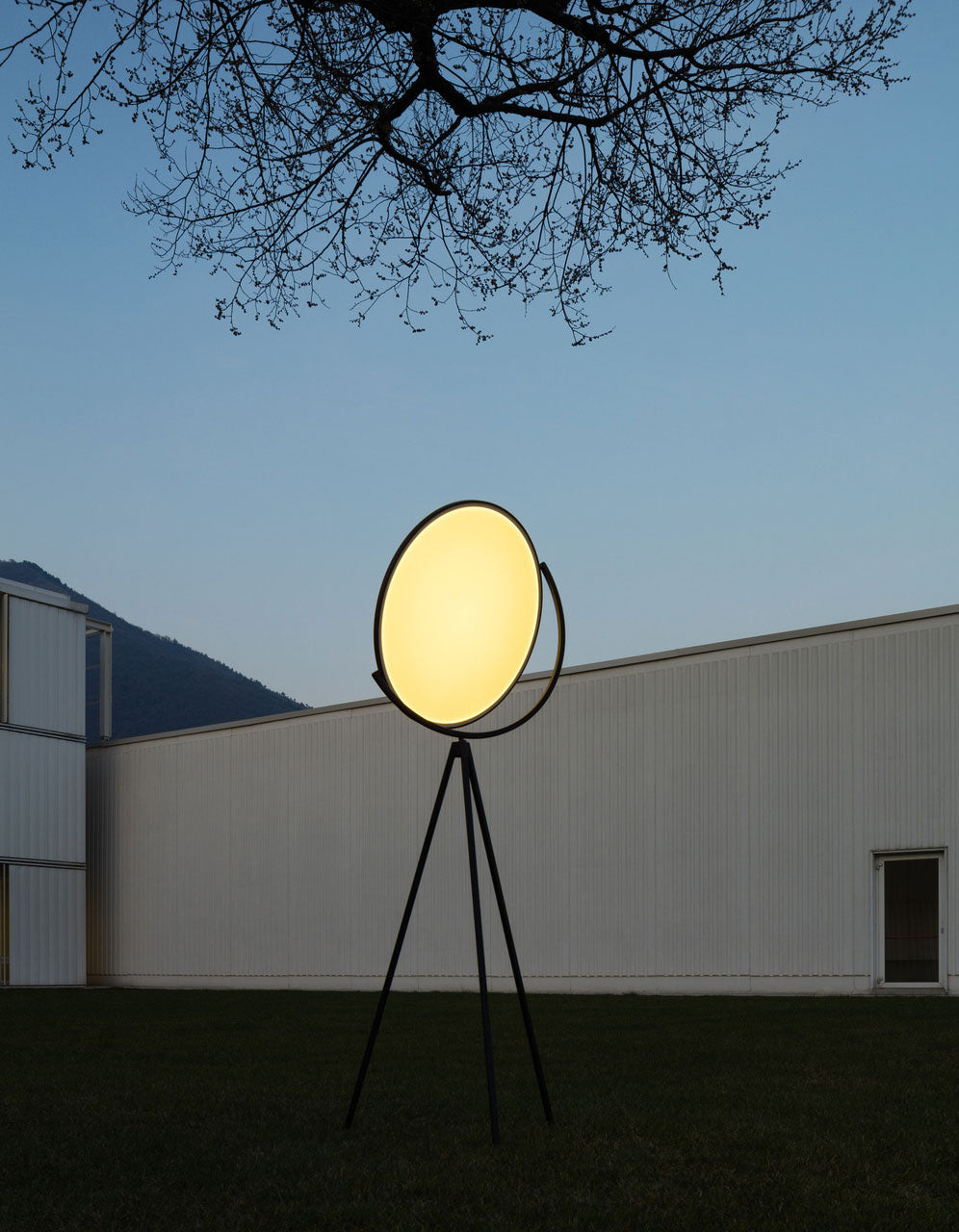 FLOS | SUPERLOOM FLOOR LAMPLIGHT | $6,097.00 - $6,234.00