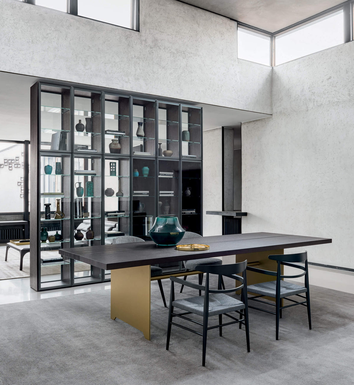 DIADRO DINING TABLE