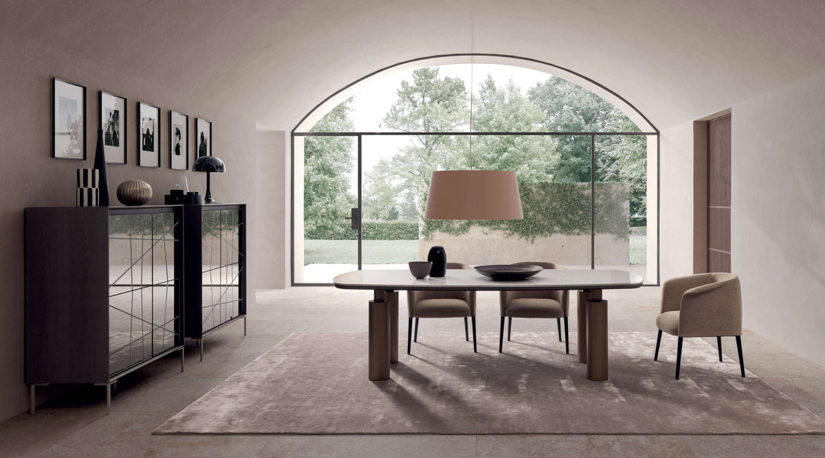KOLOSSO DINING TABLE