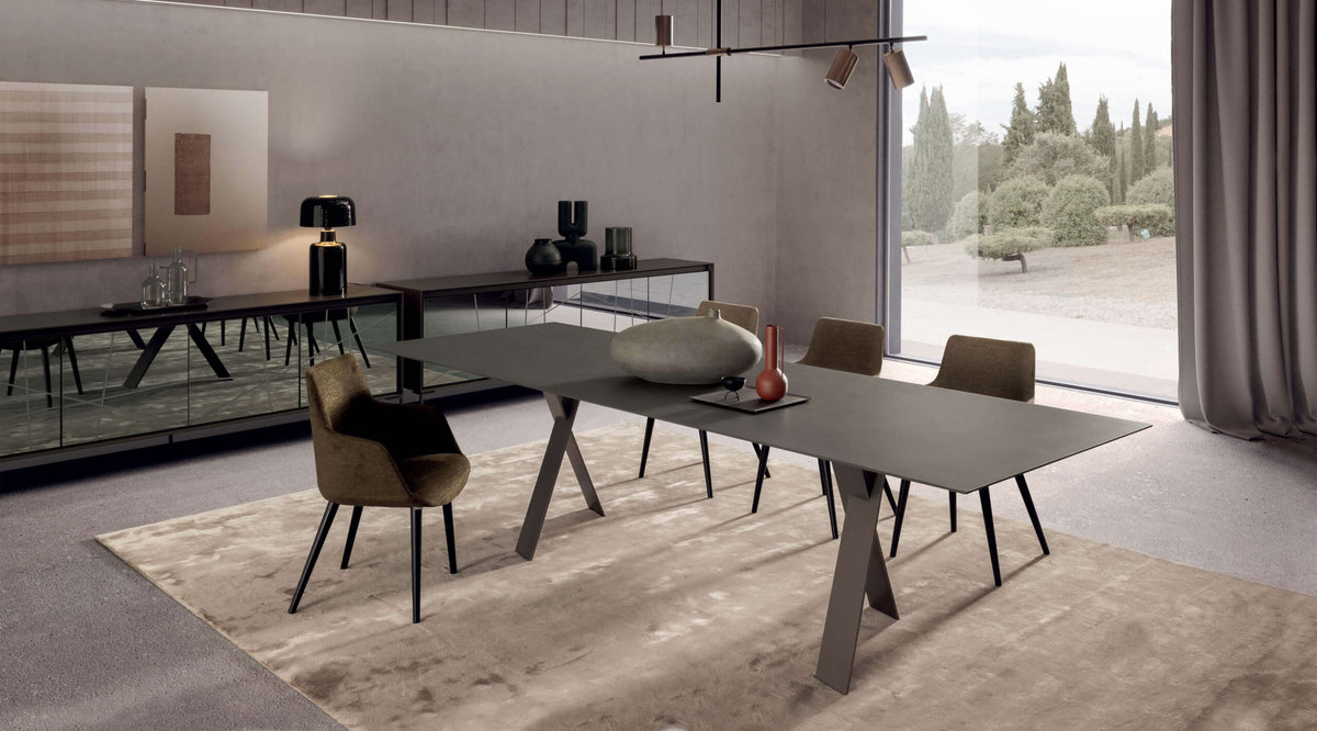 TAILOR EXTENDABLE DINING TABLE