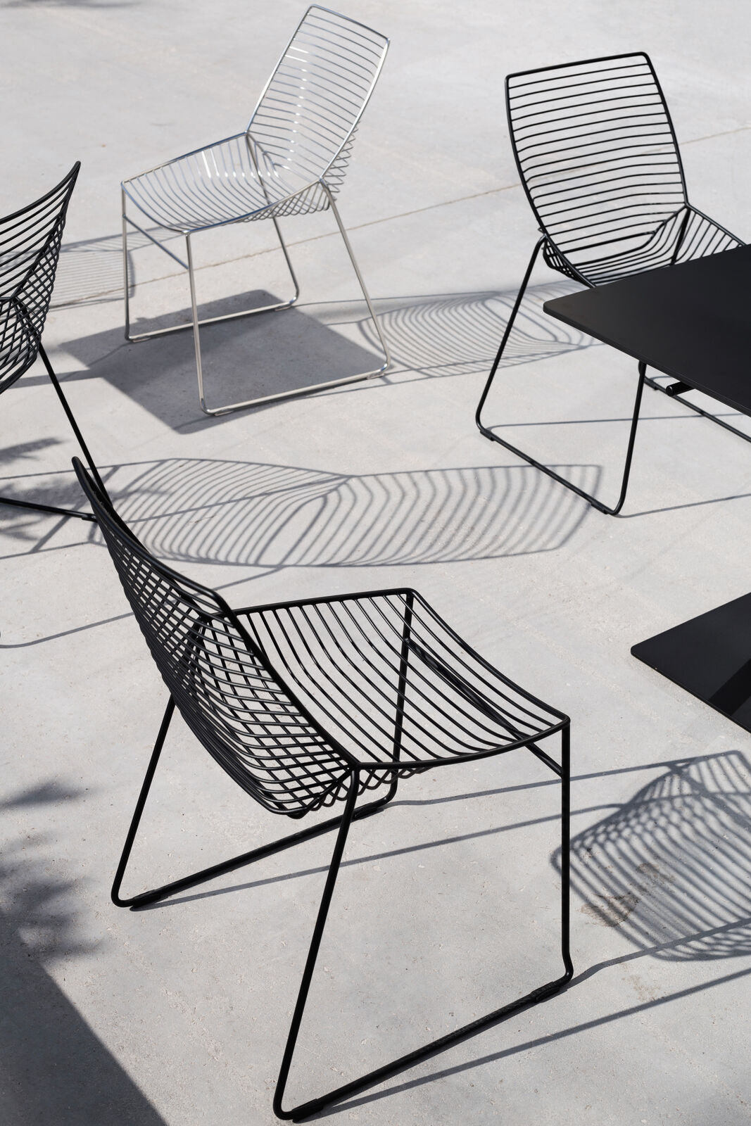 Zelo Chair black with Ena table